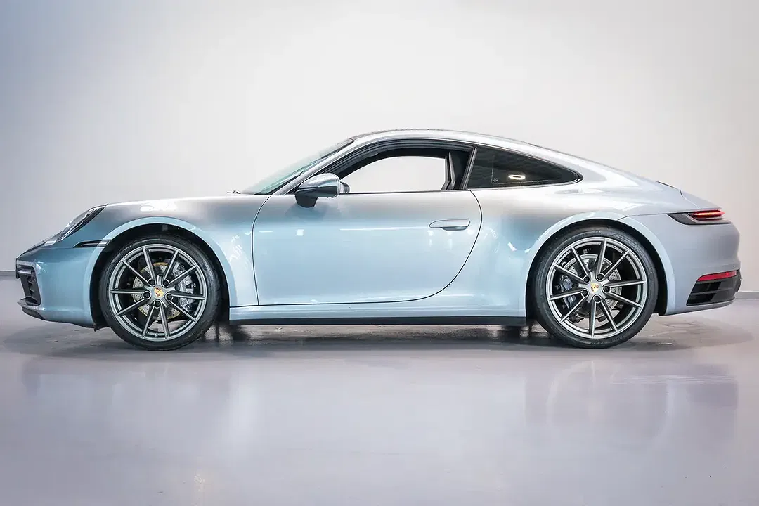 Porsche 992 - Thumbnail 6