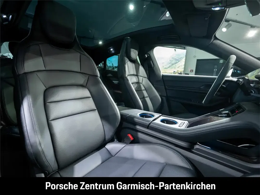 Porsche Taycan - Thumbnail 10