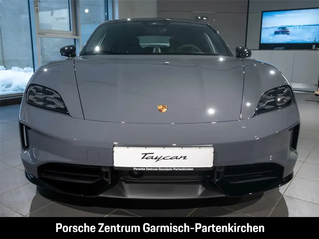 Porsche Taycan - Thumbnail 4
