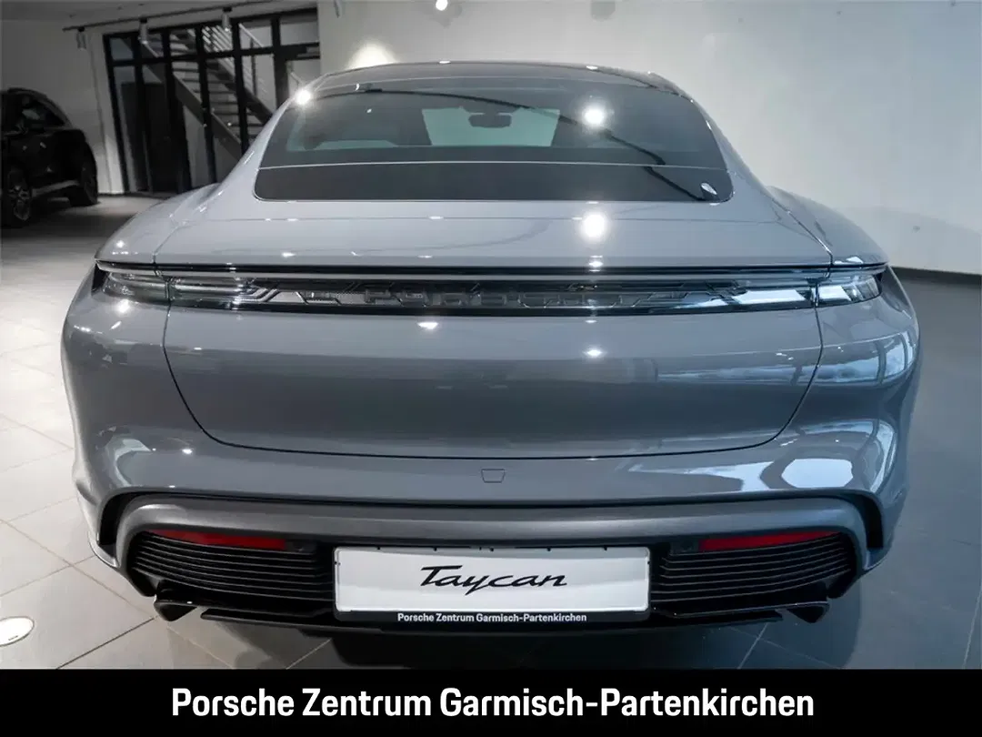 Porsche Taycan - Thumbnail 5