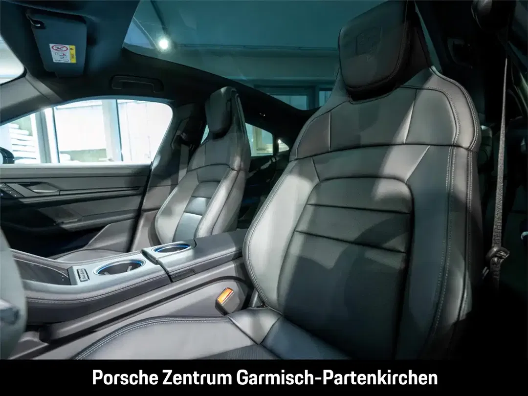 Porsche Taycan - Thumbnail 8
