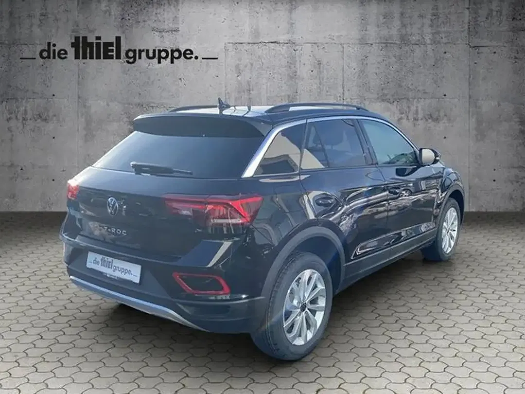 Volkswagen T-Roc - Thumbnail 3