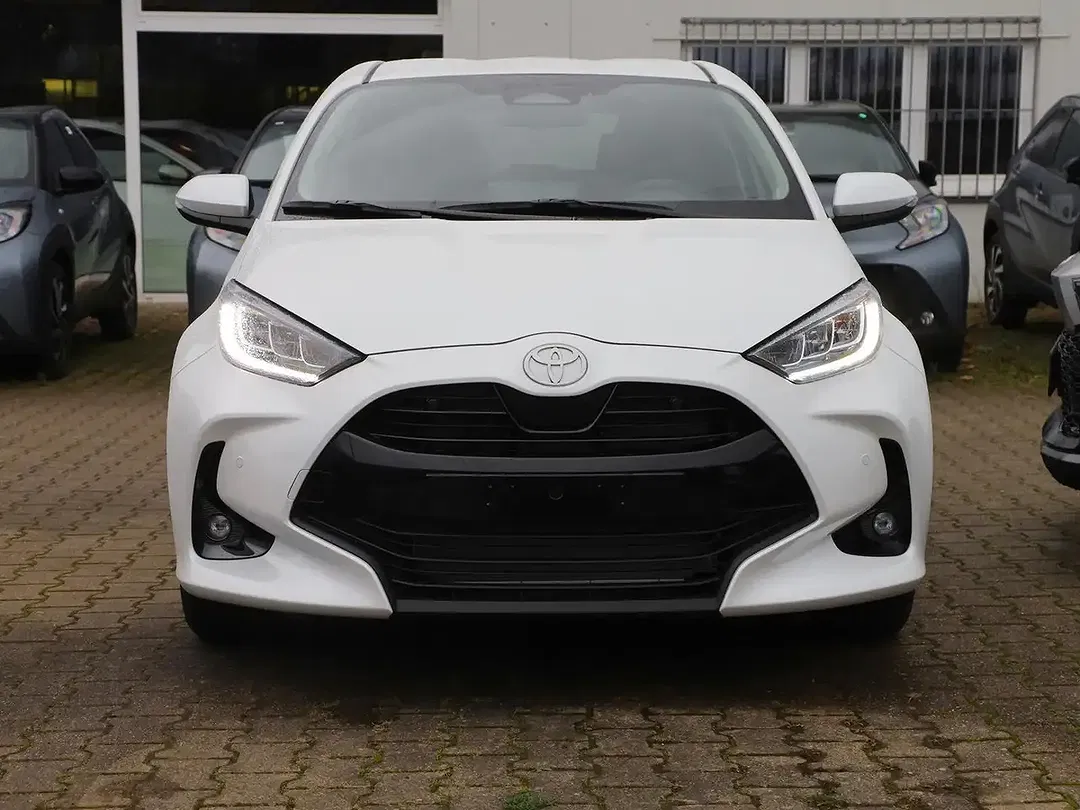 Toyota Yaris - Thumbnail 4