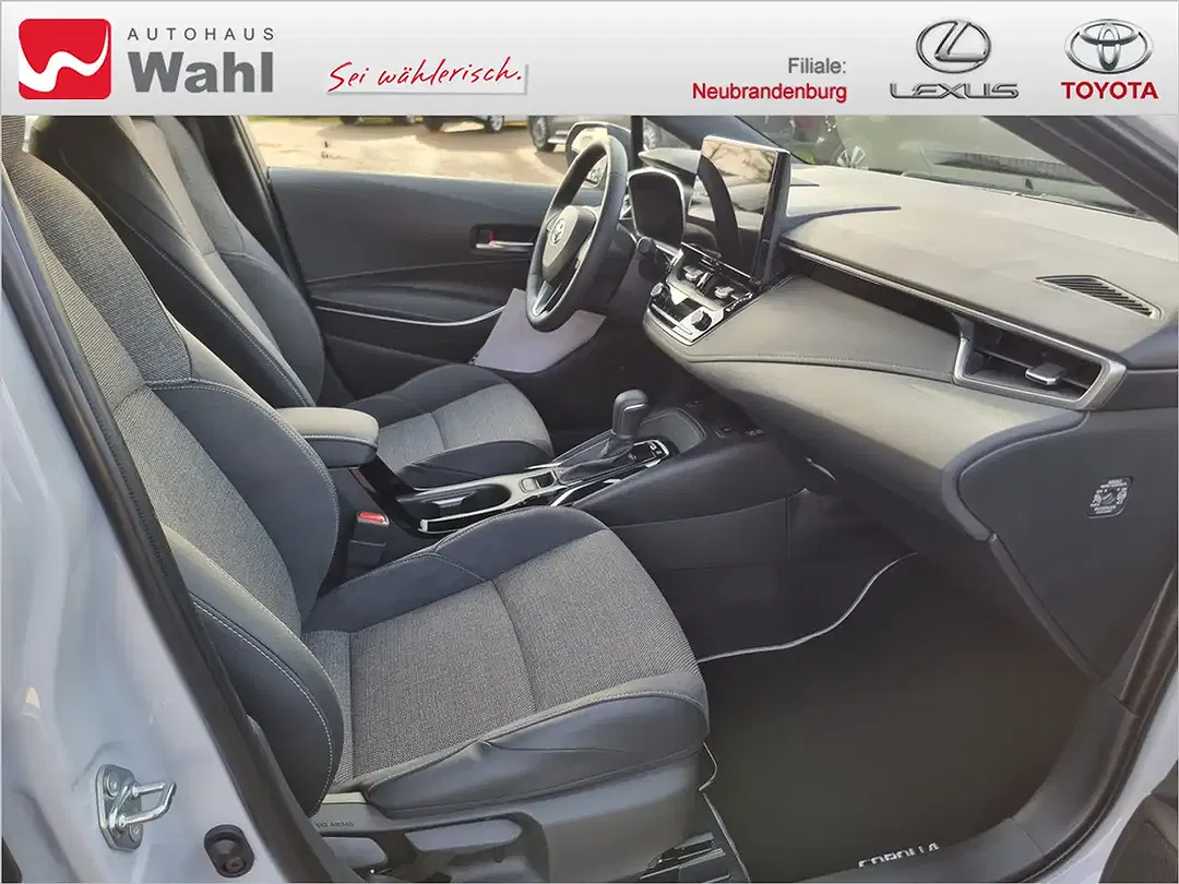 Toyota Corolla - Thumbnail 8