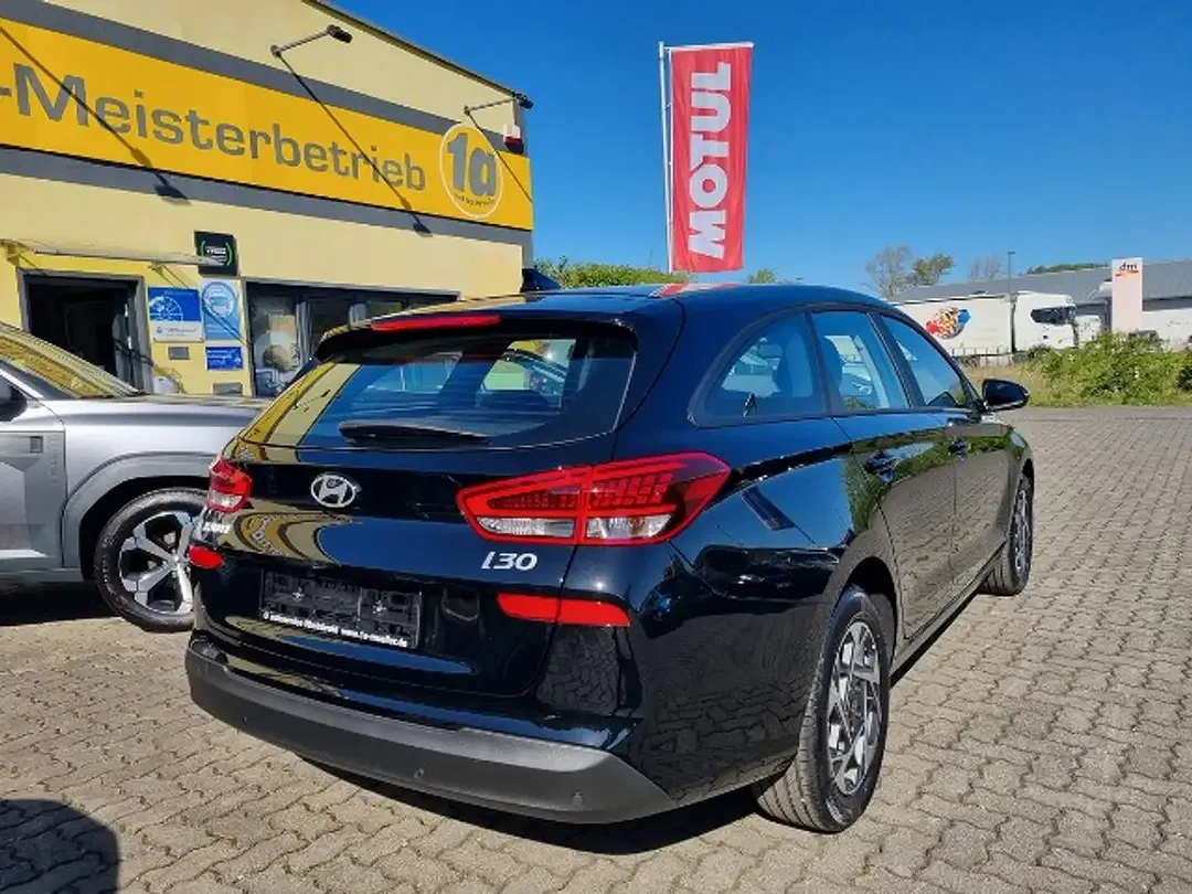 Hyundai i30 - Thumbnail 3