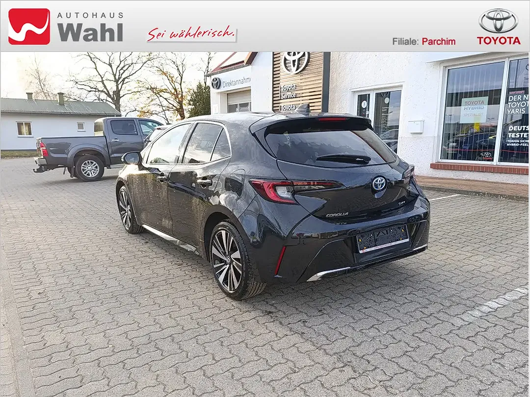Toyota Corolla - Thumbnail 2
