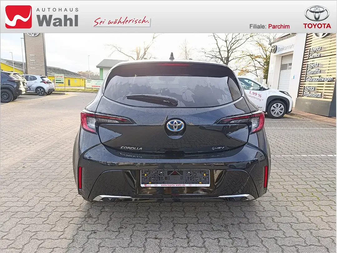 Toyota Corolla - Thumbnail 4