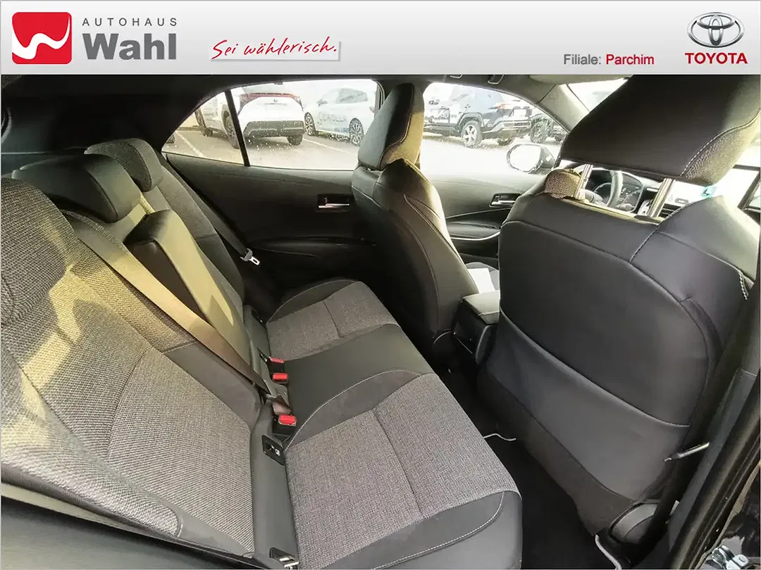 Toyota Corolla - Thumbnail 8
