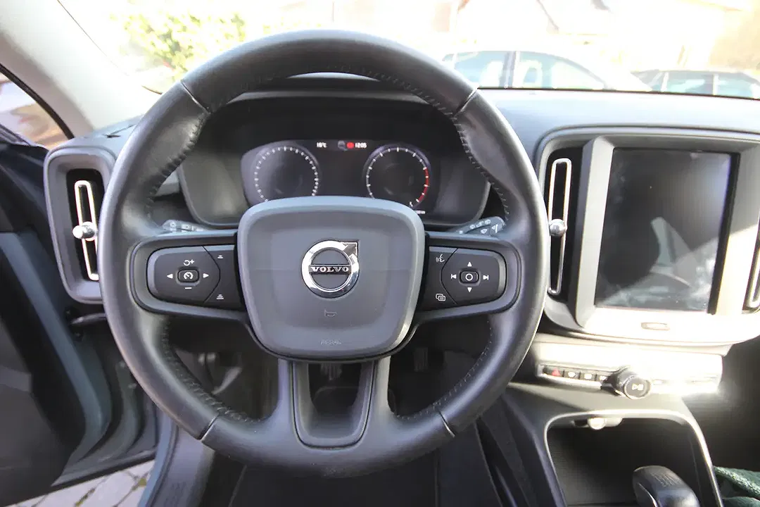 Volvo XC40 - Thumbnail 11