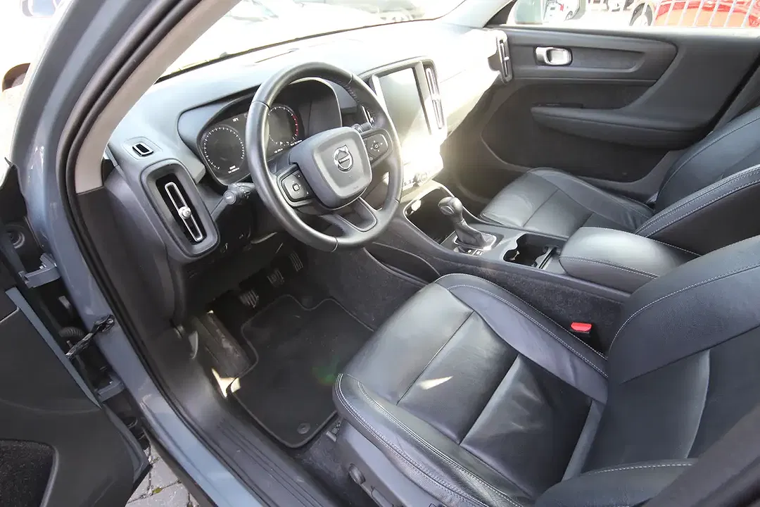 Volvo XC40 - Thumbnail 13
