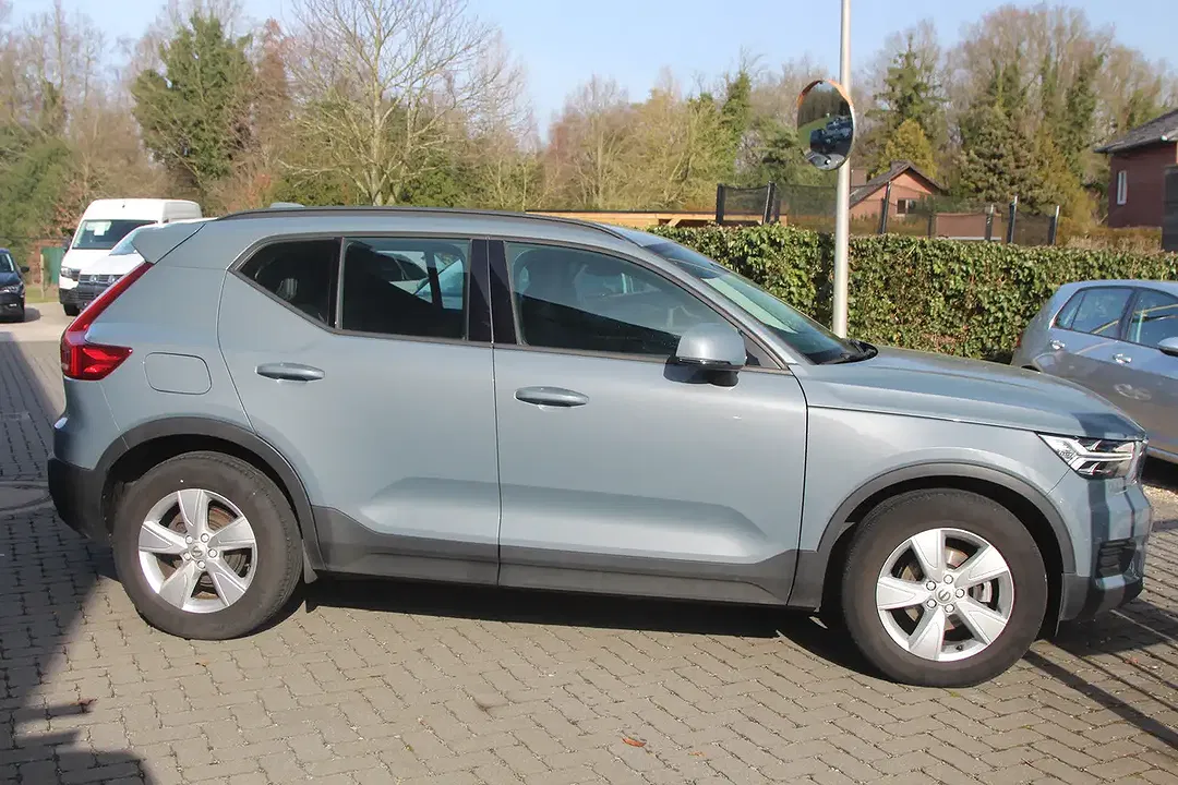 Volvo XC40 - Thumbnail 4