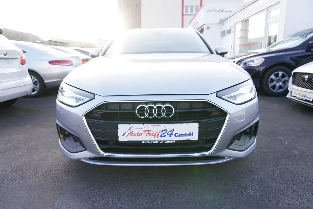 Audi A4 - Thumbnail 2