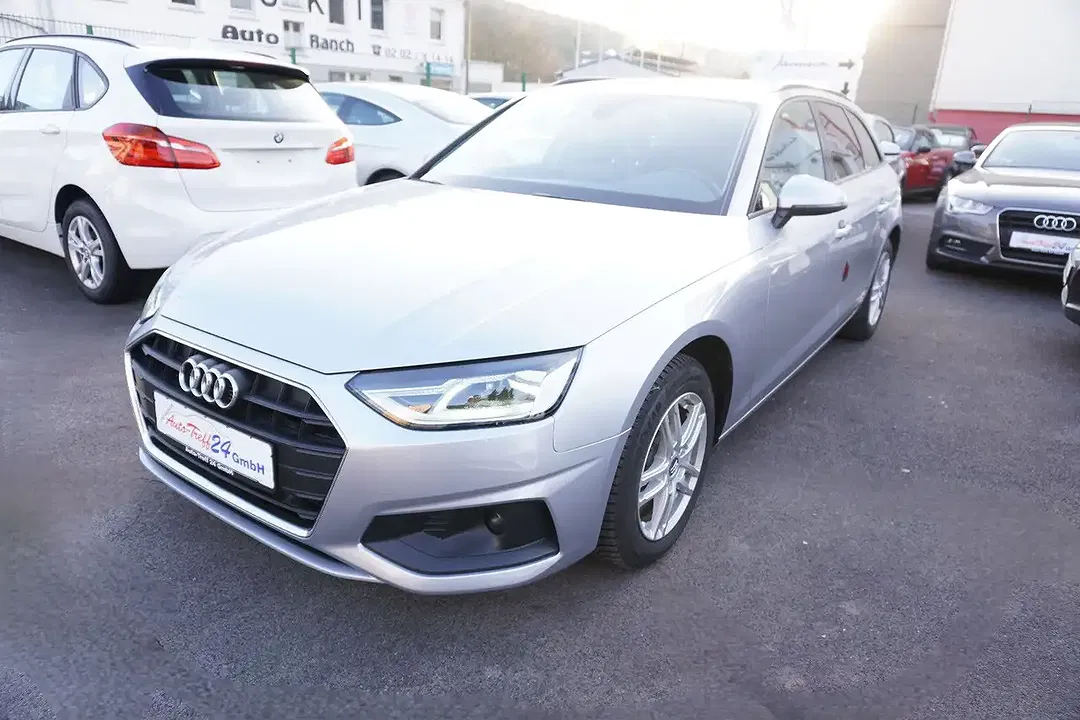 Audi A4 - Thumbnail 3