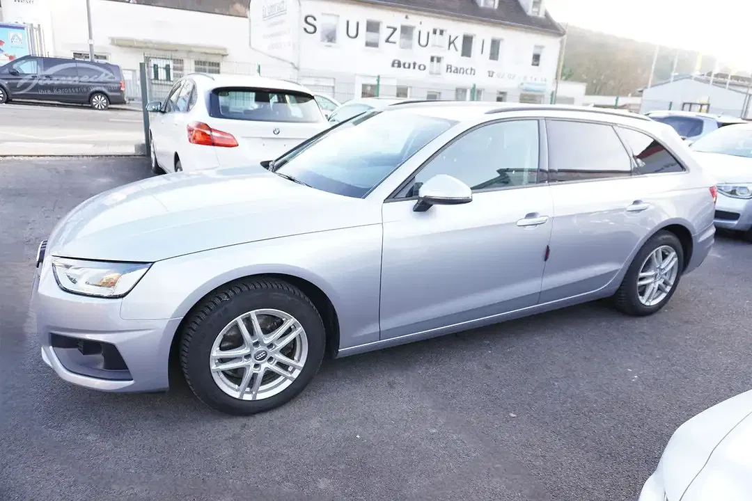 Audi A4 - Thumbnail 4