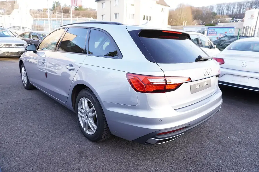 Audi A4 - Thumbnail 5