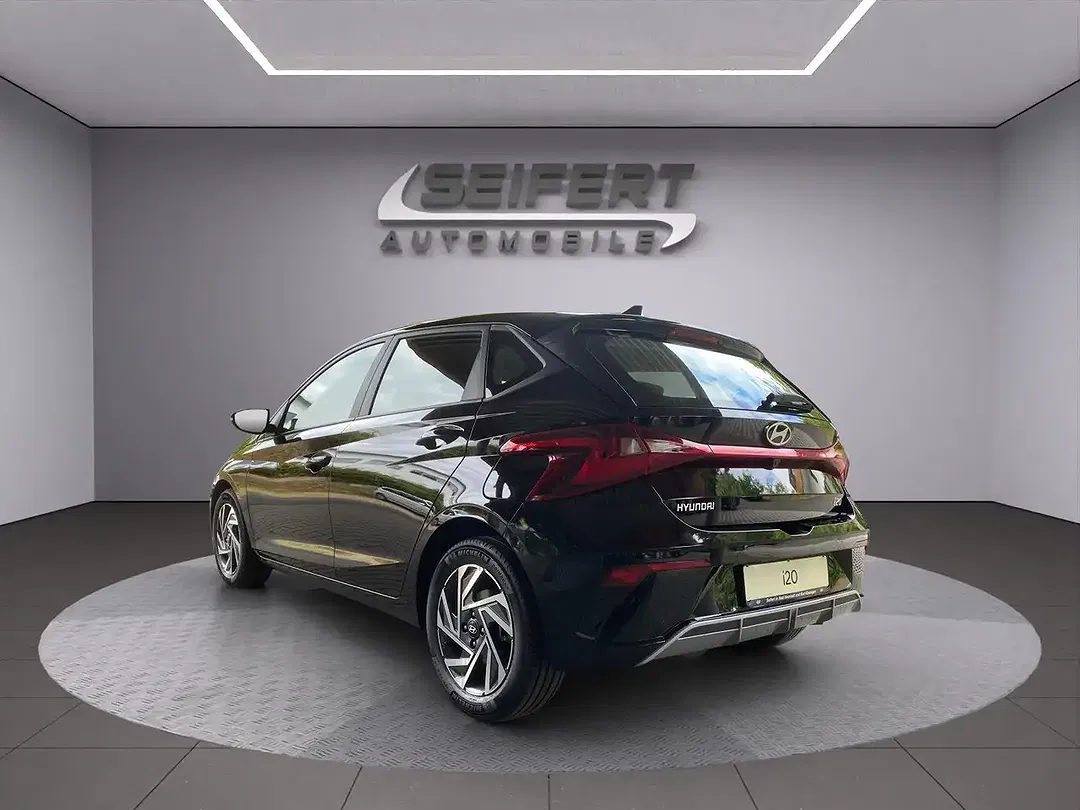 Hyundai i20 - Thumbnail 3