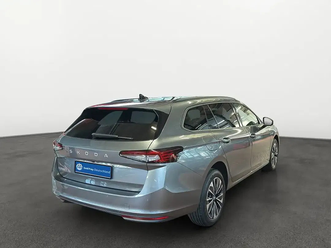 Skoda Superb - Thumbnail 6