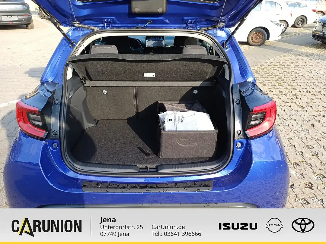 Toyota Yaris - Thumbnail 11