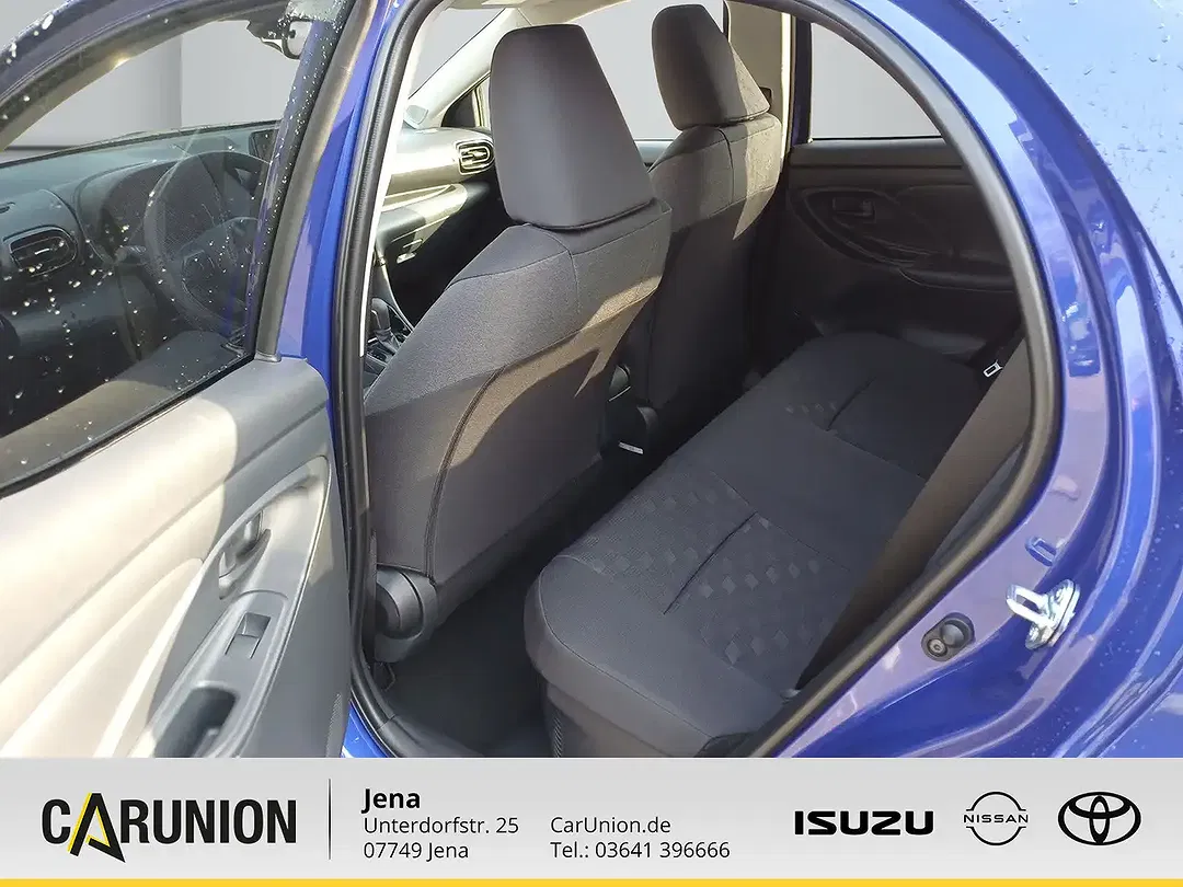 Toyota Yaris - Thumbnail 8