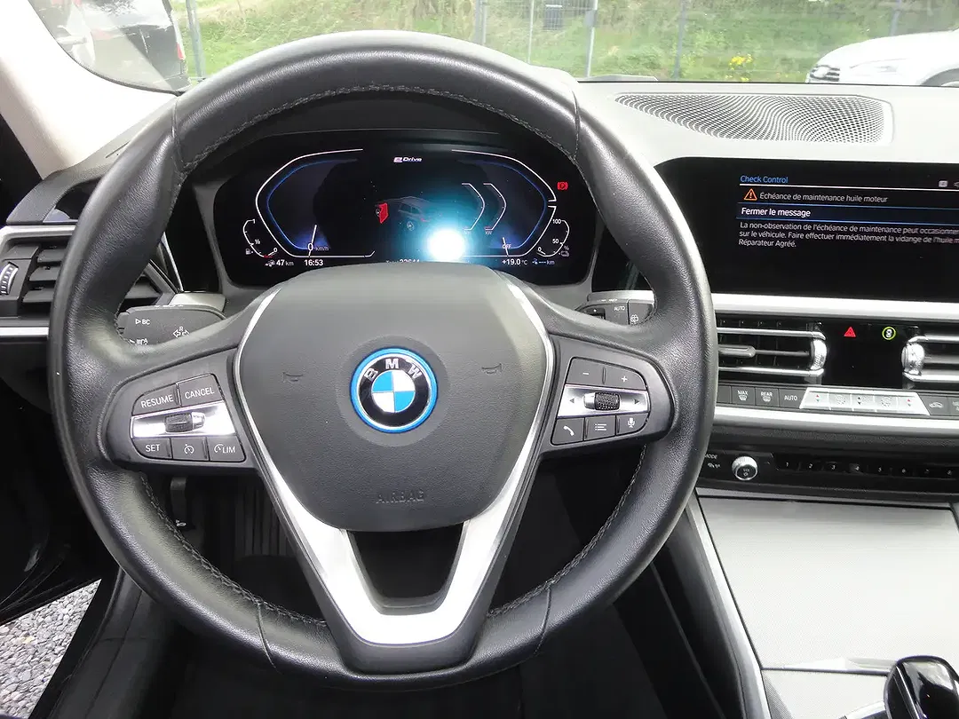 BMW 320 - Thumbnail 12