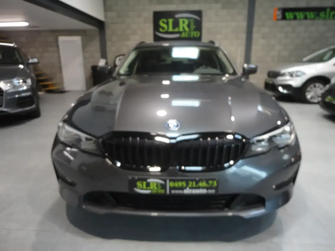 BMW 320 - Thumbnail 2