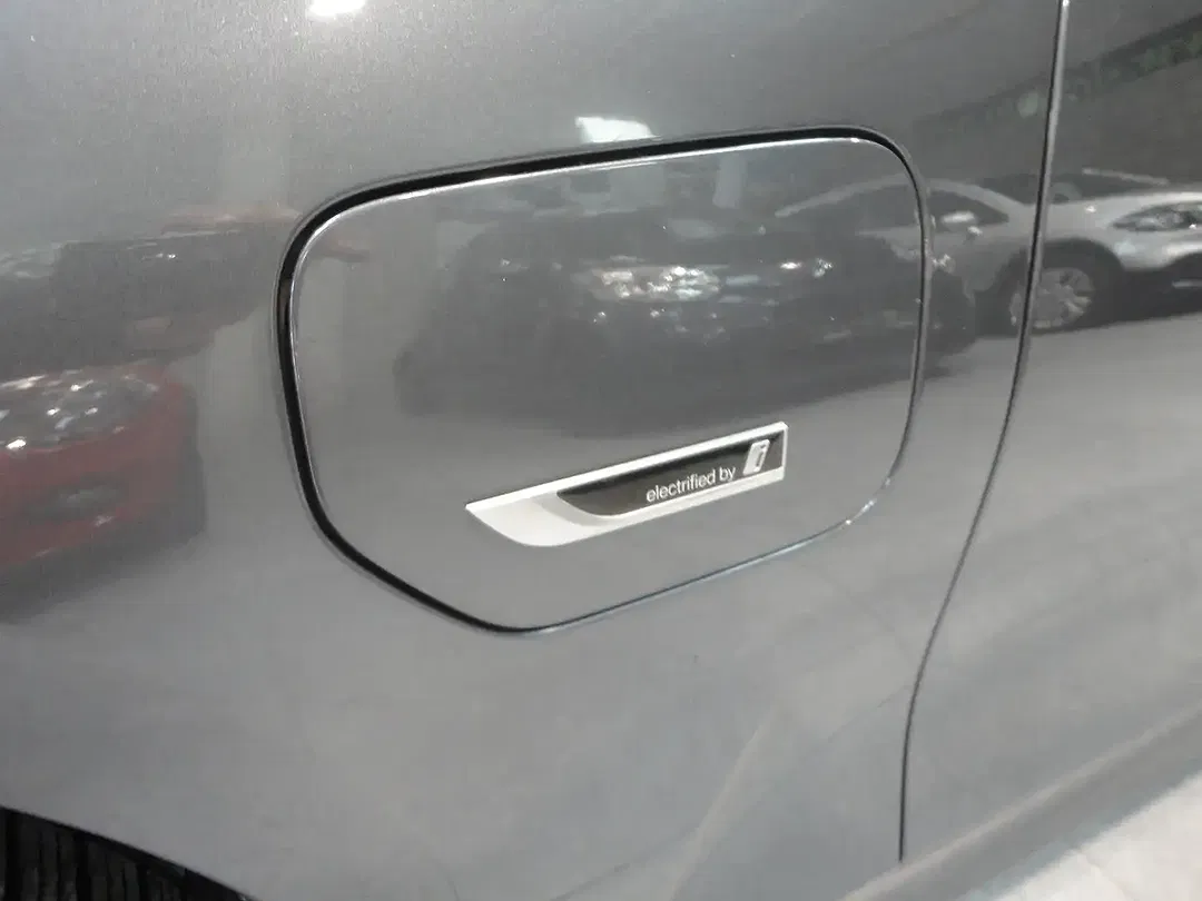 BMW 320 - Thumbnail 9