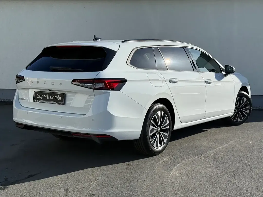 Skoda Superb - Thumbnail 2