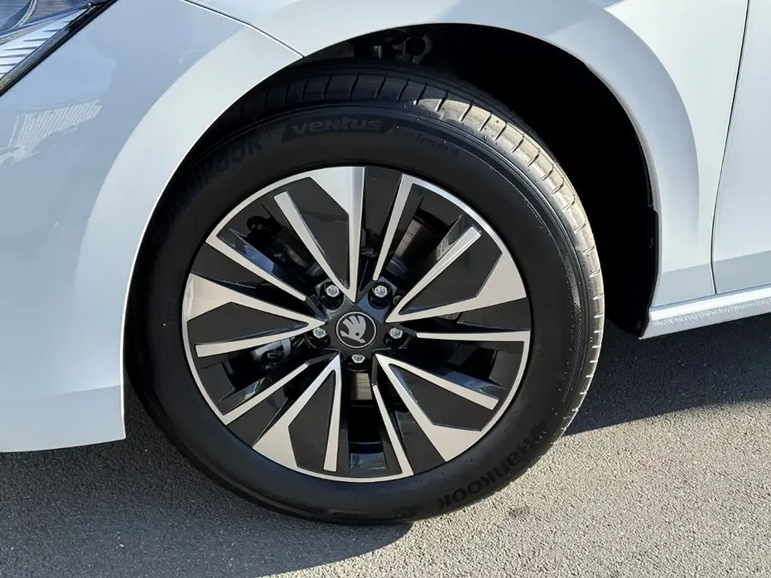 Skoda Superb - Thumbnail 3