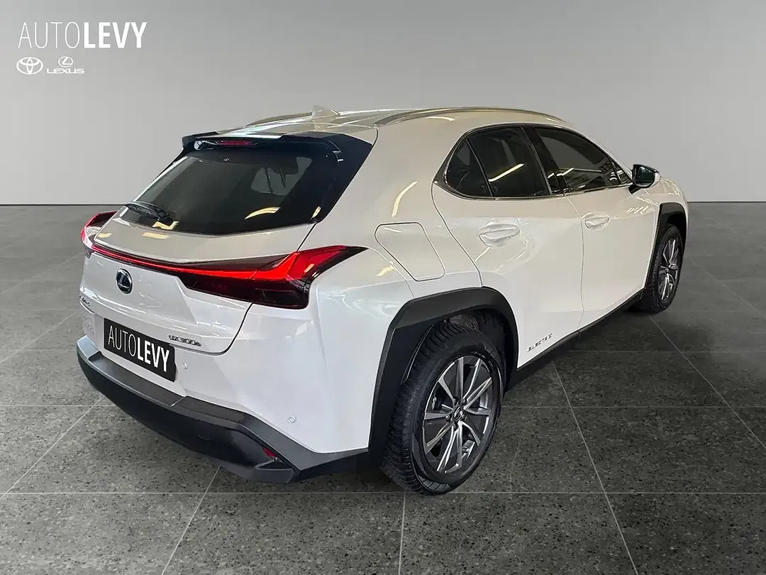 Lexus UX 300e - Thumbnail 6