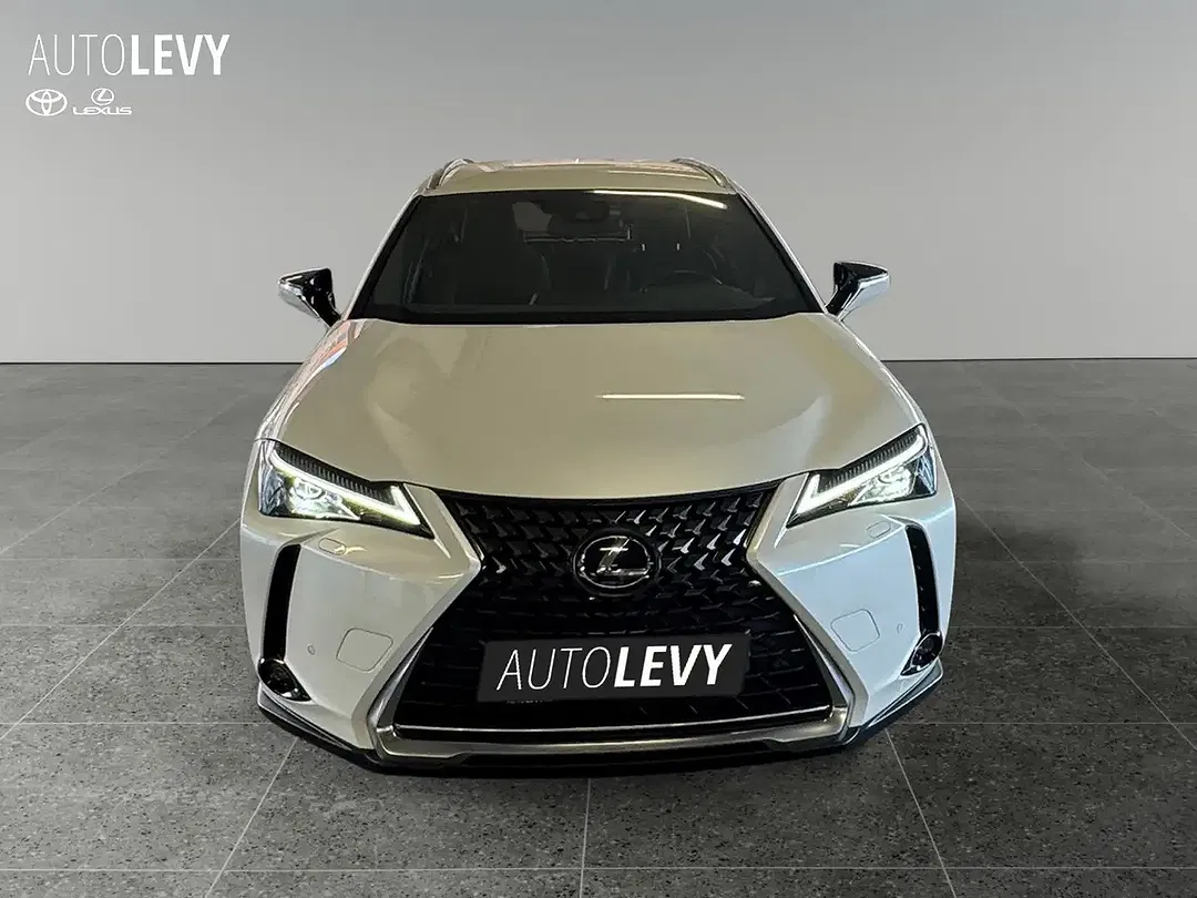 Lexus UX 300e - Thumbnail 9