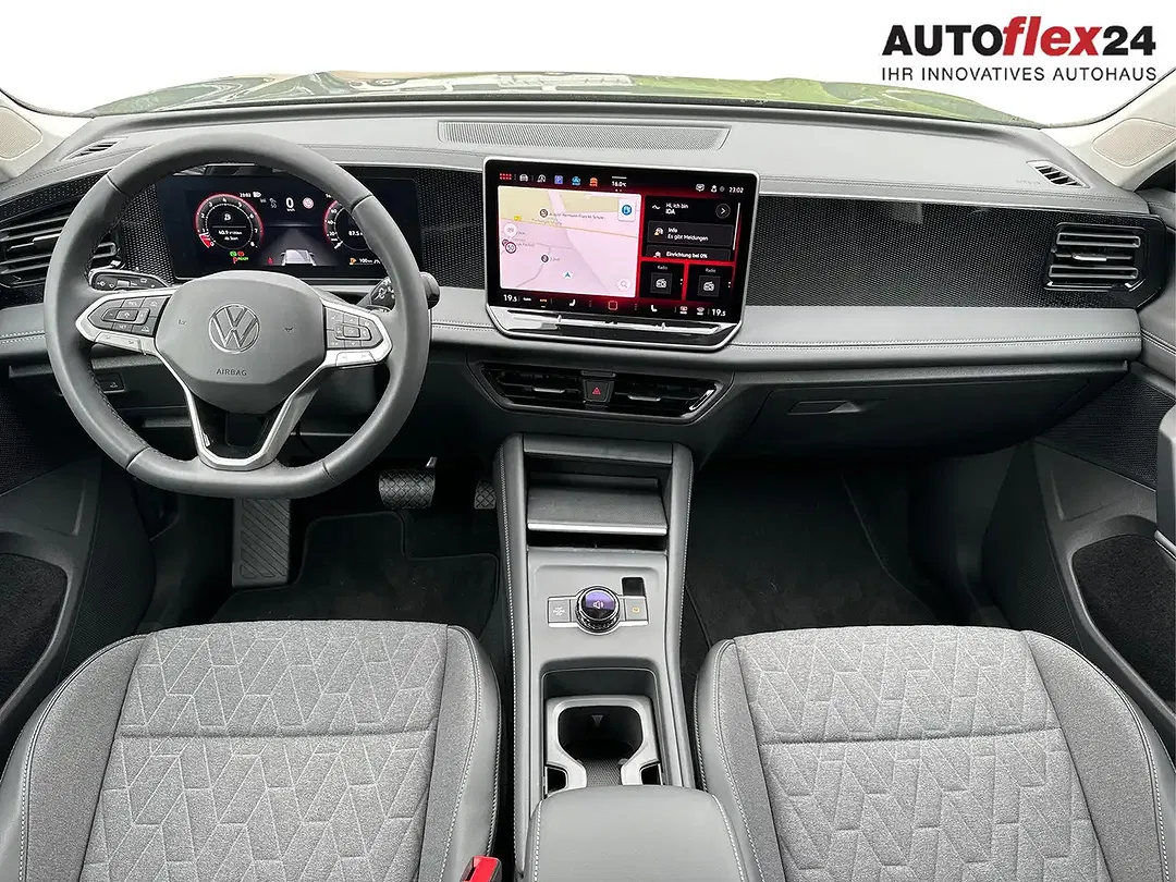 Volkswagen Tiguan - Thumbnail 10