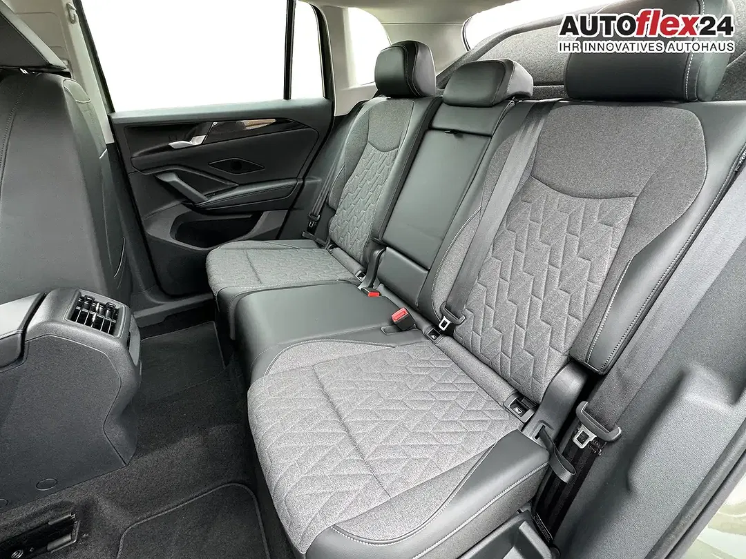 Volkswagen Tiguan - Thumbnail 11