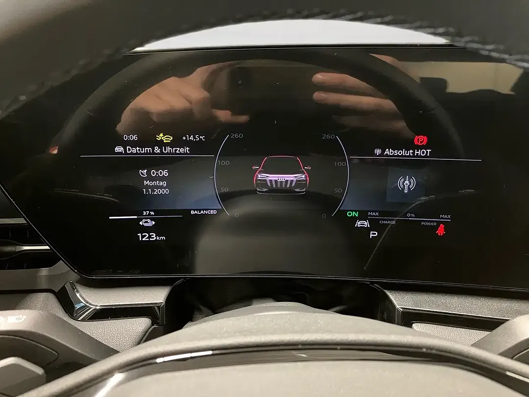 Audi Q6 e-tron - Thumbnail 12