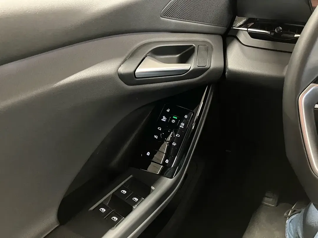 Audi Q6 e-tron - Thumbnail 14