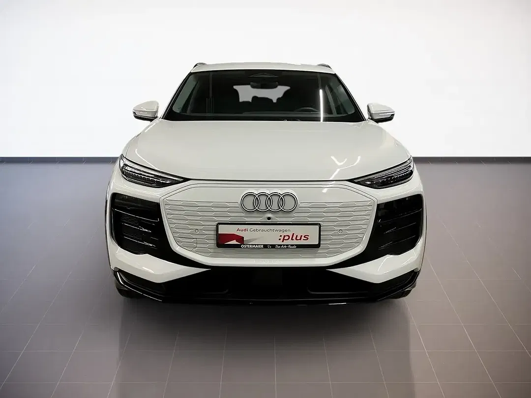 Audi Q6 e-tron - Thumbnail 2