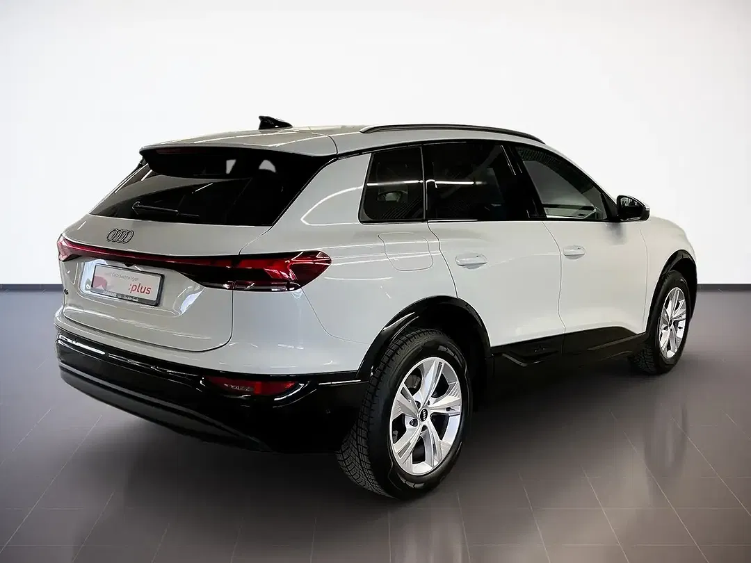 Audi Q6 e-tron - Thumbnail 3