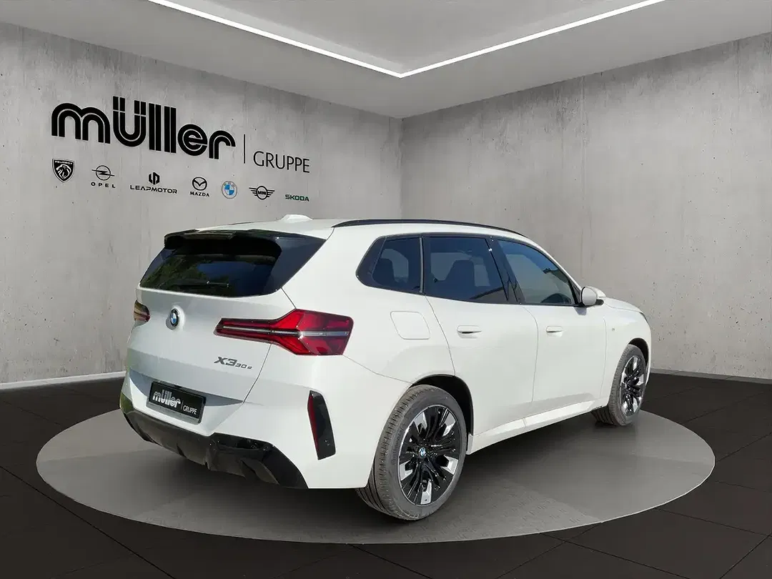 BMW X3 - Thumbnail 6