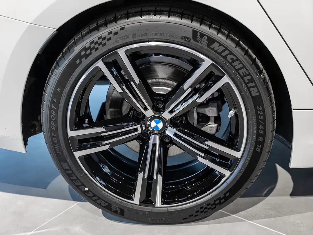 BMW 320 - Thumbnail 7