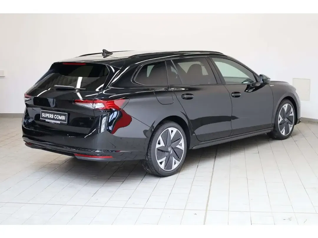 Skoda Superb - Thumbnail 3