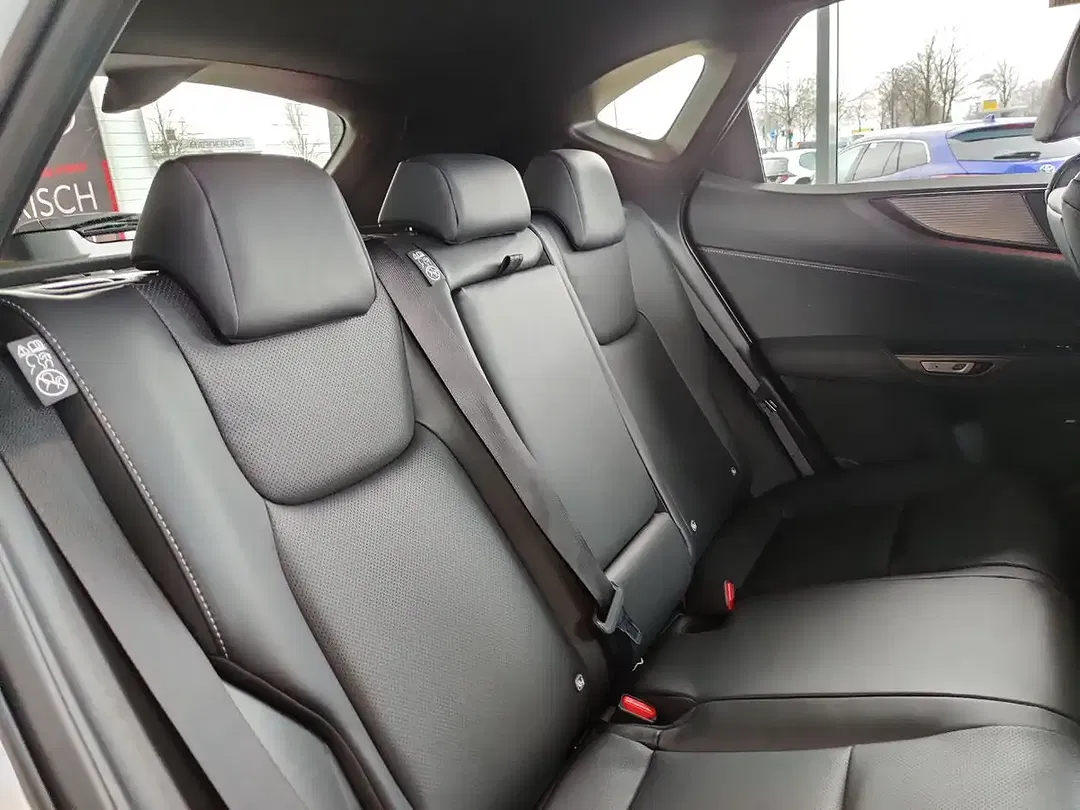 Lexus NX 450h+ - Thumbnail 10