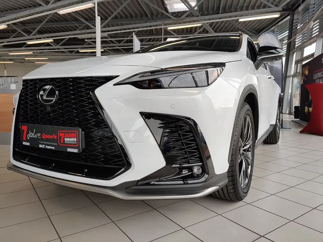 Lexus NX 450h+ - Thumbnail 1