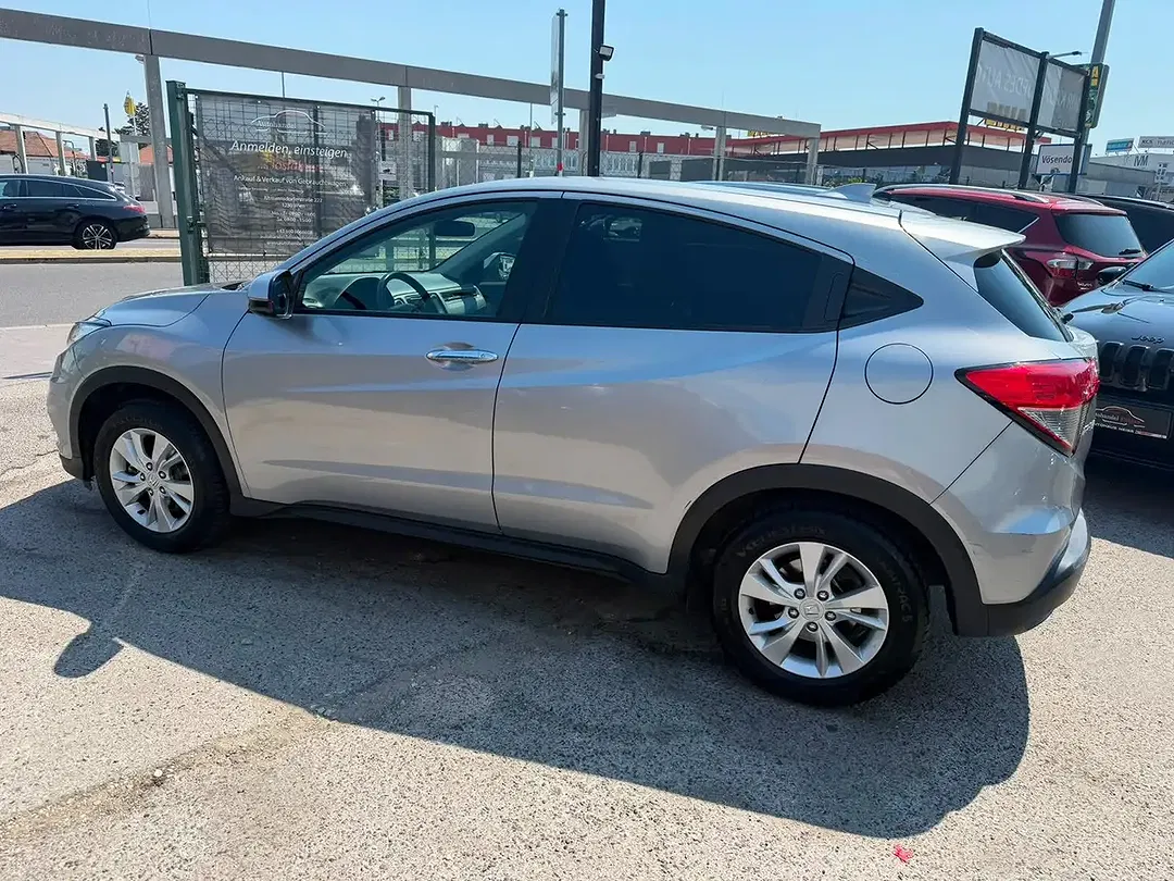 Honda HR-V - Thumbnail 2