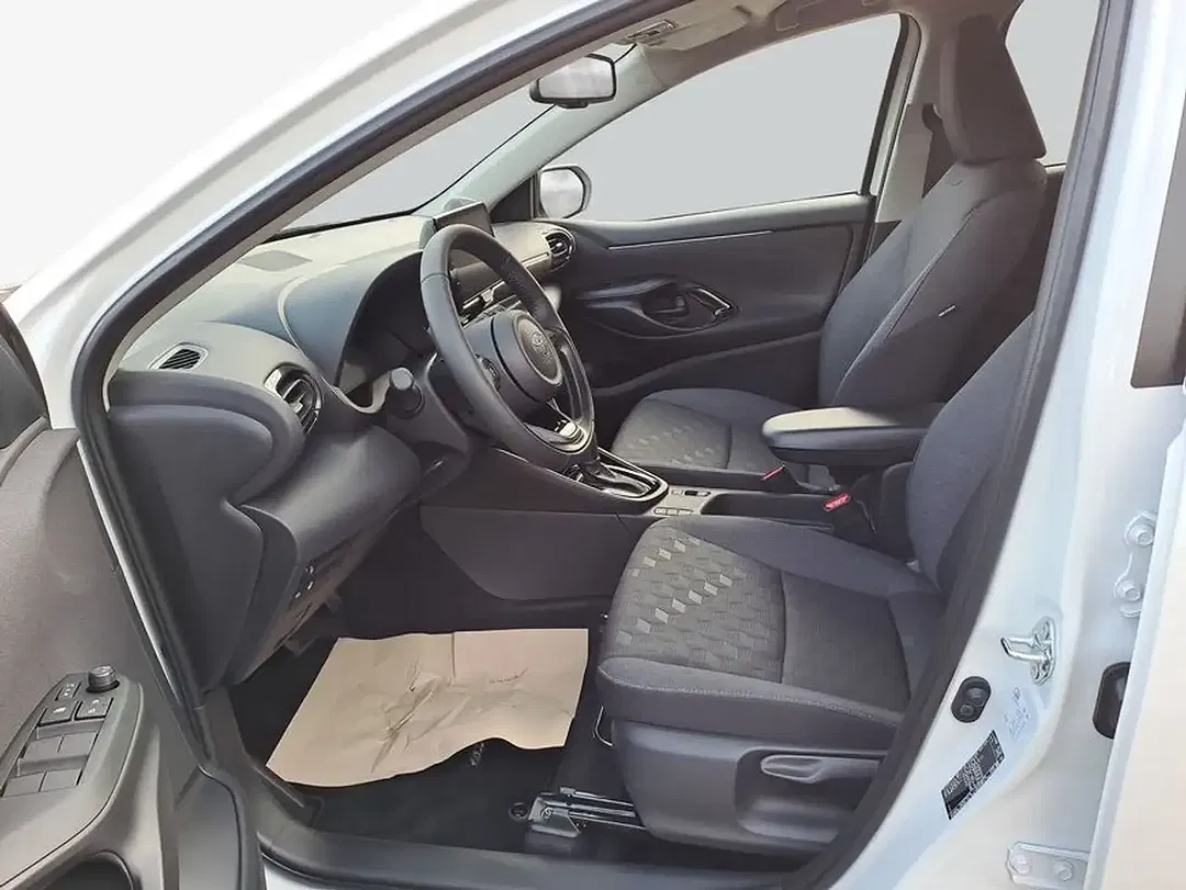 Toyota Yaris - Thumbnail 10