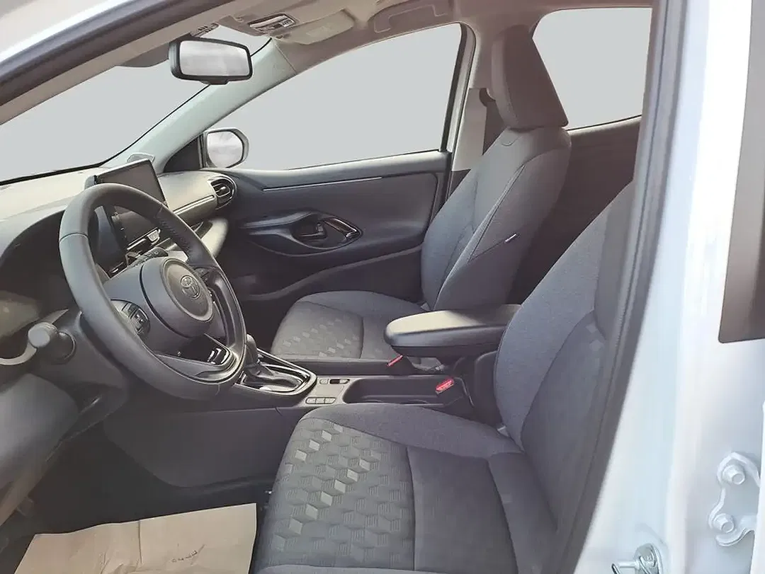 Toyota Yaris - Thumbnail 11