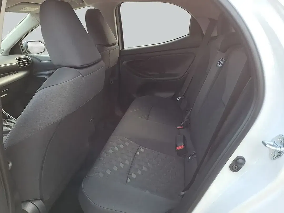 Toyota Yaris - Thumbnail 12