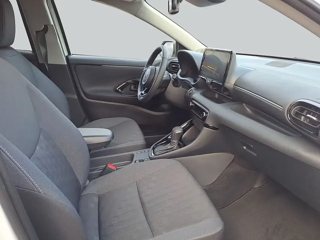 Toyota Yaris - Thumbnail 13