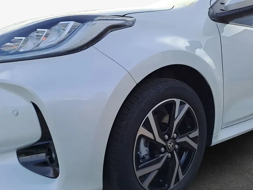 Toyota Yaris - Thumbnail 6