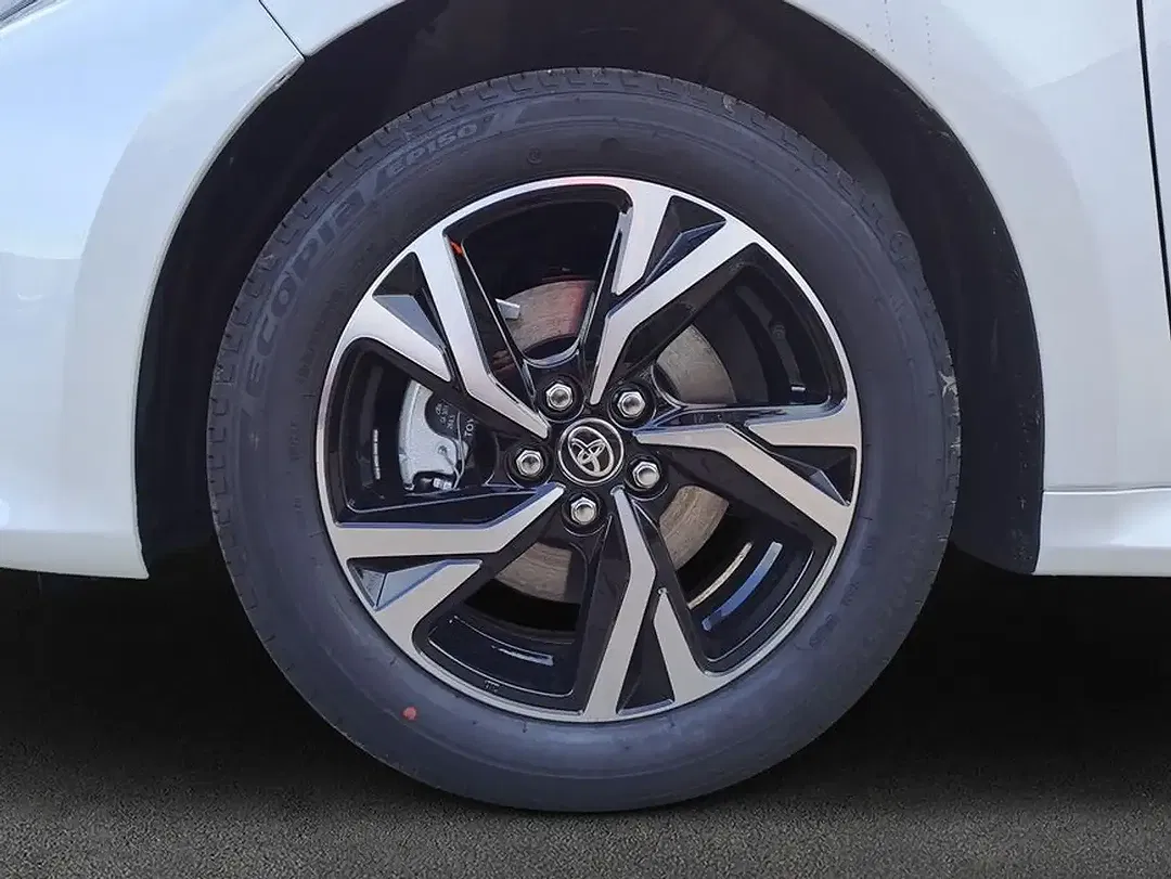 Toyota Yaris - Thumbnail 7