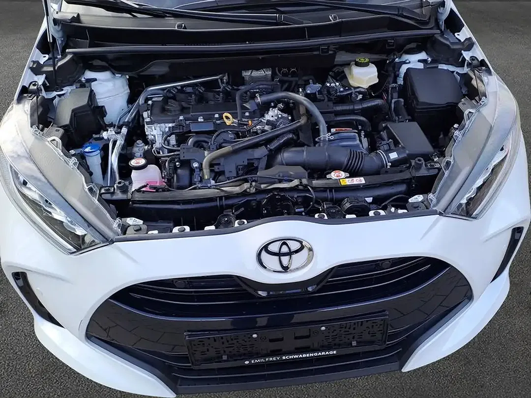 Toyota Yaris - Thumbnail 8