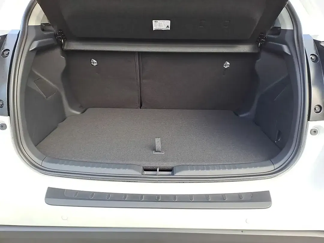 Toyota Yaris - Thumbnail 9